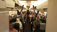 بالصور: معتمرو مدينتي اللد والرملة ينطلقون إلى الديار الحجازية 